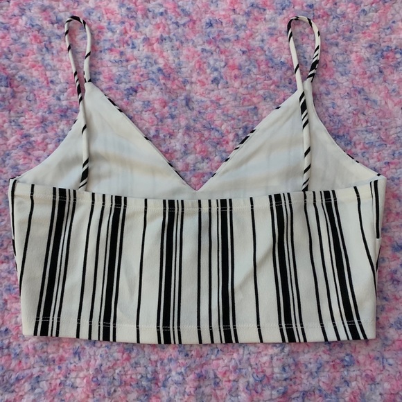 White striped crop top - Picture 3 of 3